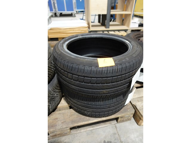 2x diverse band pirelli - afbeelding 1 van  3