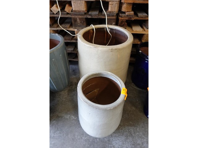 2x diverse bloempot - afbeelding 1 van  3