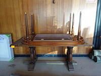 2x diverse houten tafel