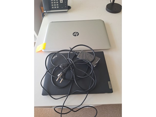 2x diverse laptop - afbeelding 1 van  5