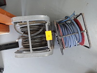 2x diverse luchtkabel op haspel - afbeelding 1 van  5