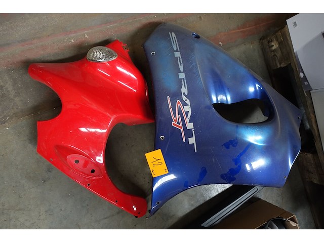 2x diverse motorkap - afbeelding 1 van  3