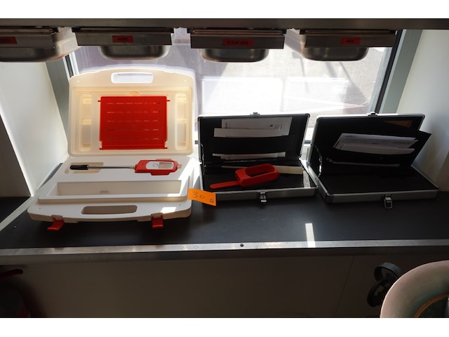 2x diverse oliemeters ebro - afbeelding 1 van  3