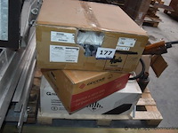 2x diverse omvormers, diverse, wo. huawei sun2000-5ktl-m1 en goodwe, werking niet gekend - afbeelding 1 van  2