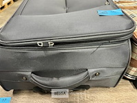 2x diverse reiskoffer + rieten tas - afbeelding 4 van  6