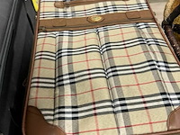 2x diverse reiskoffer + rieten tas - afbeelding 5 van  6