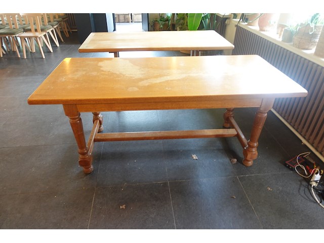 2x diverse tafel in hout - afbeelding 1 van  7