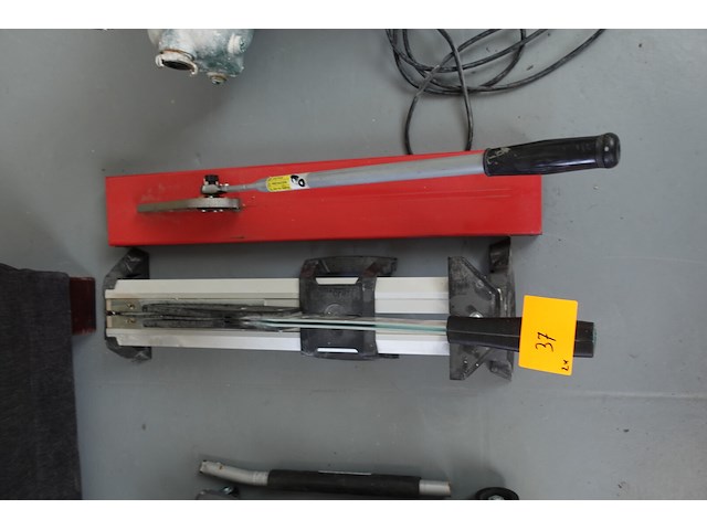 2x diverse tegelsnijder - afbeelding 1 van  4