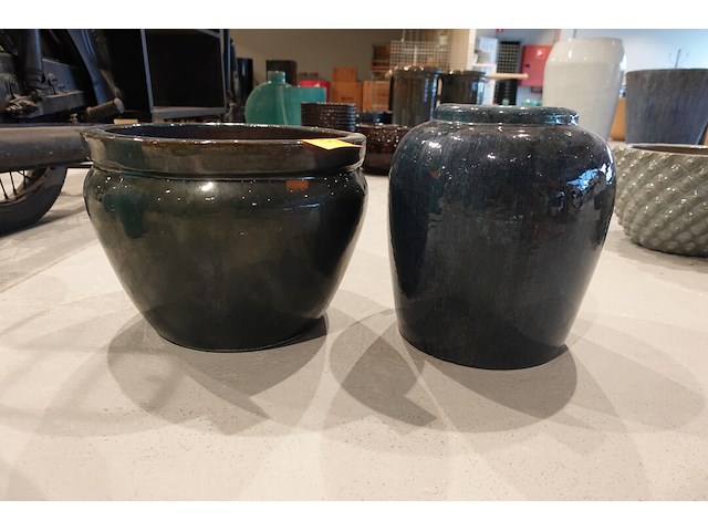 2x diverse terracotta bloempot - afbeelding 1 van  7