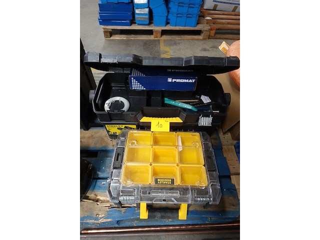 2x diverse werkkoffer stanley - afbeelding 1 van  4