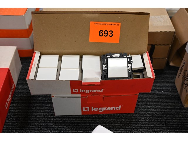2x doos legrand - afbeelding 1 van  2