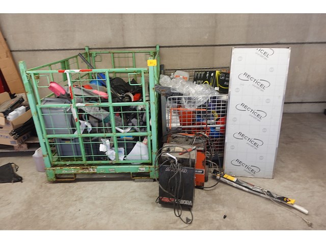 2x draadmand met inhoud & diversen - afbeelding 1 van  21