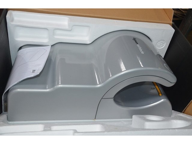 2x dyson airblade ab01 aluminium handdrogers, werking onbekend (b421) - afbeelding 1 van  8