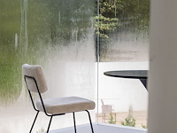 2x eetkamerstoel metalen onderstel - witte ribbelstof - afbeelding 1 van  5