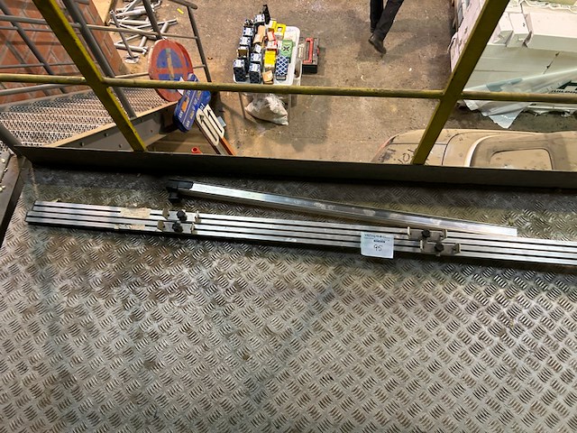 2x esdec montage rail voor zonnepanelen - afbeelding 1 van  3