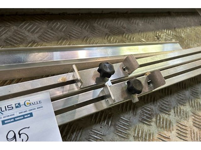 2x esdec montage rail voor zonnepanelen - afbeelding 2 van  3