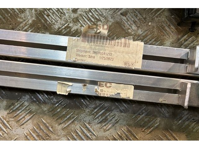 2x esdec montage rail voor zonnepanelen - afbeelding 3 van  3