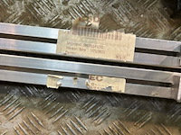 2x esdec montage rail voor zonnepanelen - afbeelding 3 van  3