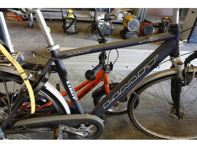 2x fiets - afbeelding 2 van  3