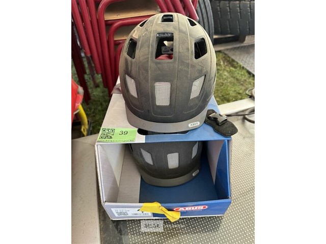 2x fietshelmen - afbeelding 1 van  3