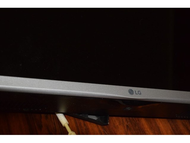 2x flatscreen tv lg - afbeelding 2 van  2