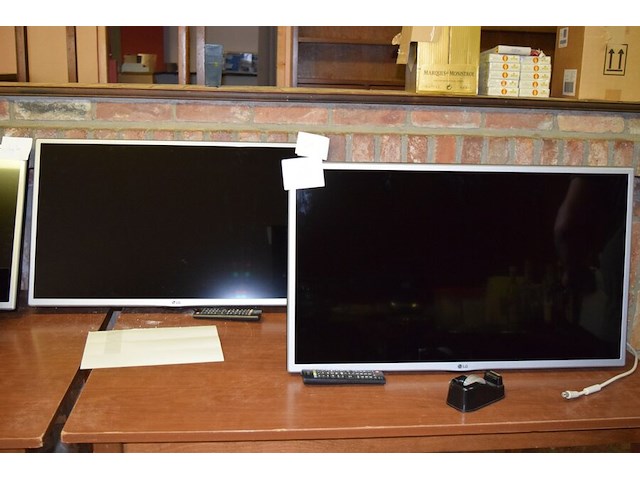 2x flatscreen tv lg - afbeelding 1 van  3