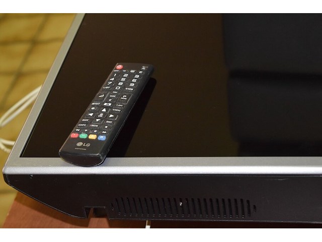 2x flatscreen tv lg - afbeelding 2 van  3