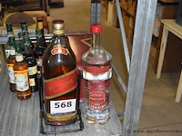 2x fles, wo. 1x fles whisky, johnnie walker red label, 1x fles vodka, smirnoff triple distilled - afbeelding 1 van  2