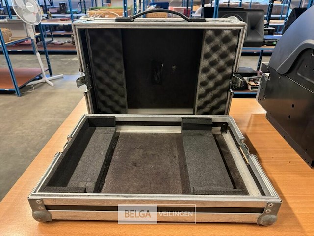 2x flightcase - afbeelding 6 van  7