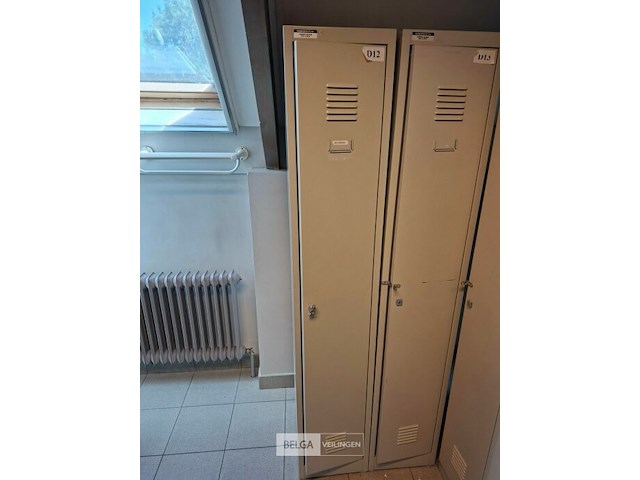 2x garderobekast - afbeelding 1 van  3