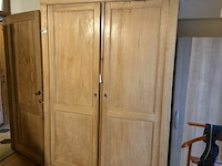 2x grenen kast (1x dubbele, 1x enkele) - afbeelding 1 van  4