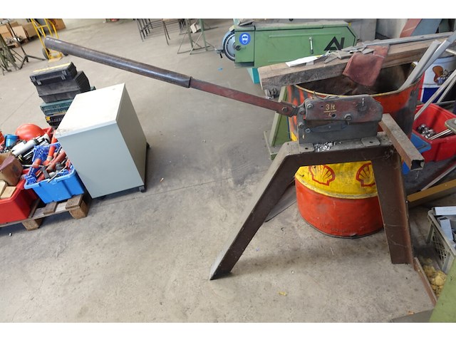 2x handmatige metaalbewerking machine - afbeelding 7 van  9