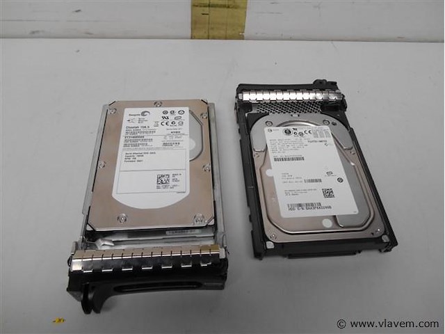 2x hd in houder sas 146gb niet getest - afbeelding 1 van  1