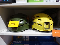 2x helm - afbeelding 1 van  2