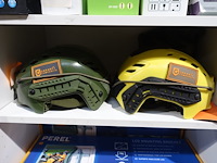 2x helm - afbeelding 2 van  2