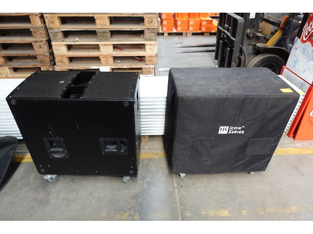 2x hk audio subwoofer ic118ba (op afneembare transport wielen) - afbeelding 1 van  8