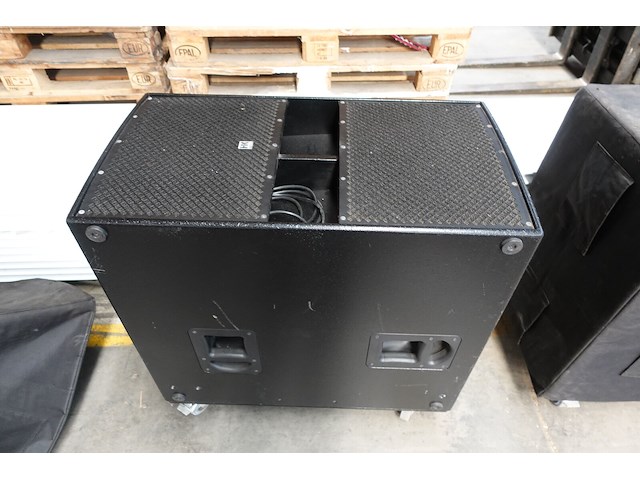 2x hk audio subwoofer ic118ba (op afneembare transport wielen) - afbeelding 2 van  8
