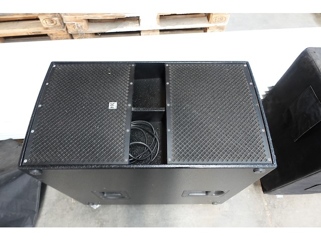 2x hk audio subwoofer ic118ba (op afneembare transport wielen) - afbeelding 3 van  8