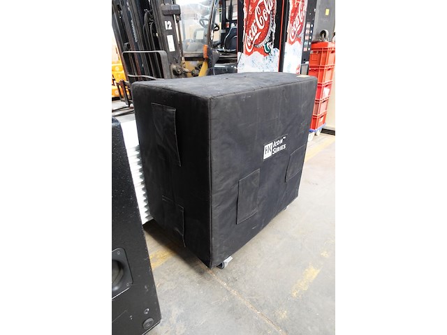 2x hk audio subwoofer ic118ba (op afneembare transport wielen) - afbeelding 4 van  8