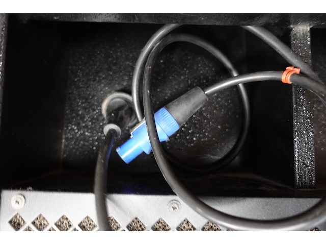 2x hk audio subwoofer ic118ba (op afneembare transport wielen) - afbeelding 7 van  8
