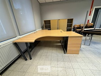 2x hoekbureau - afbeelding 1 van  4