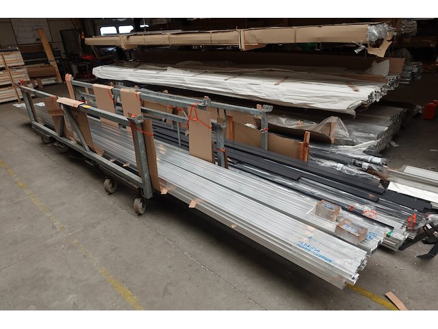 2x houder met inhoud - afbeelding 1 van  5