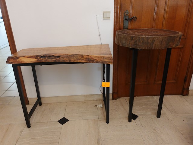 2x houten bijzettafel handwerk - afbeelding 1 van  5