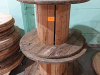 2x houten bobijn - afbeelding 1 van  3