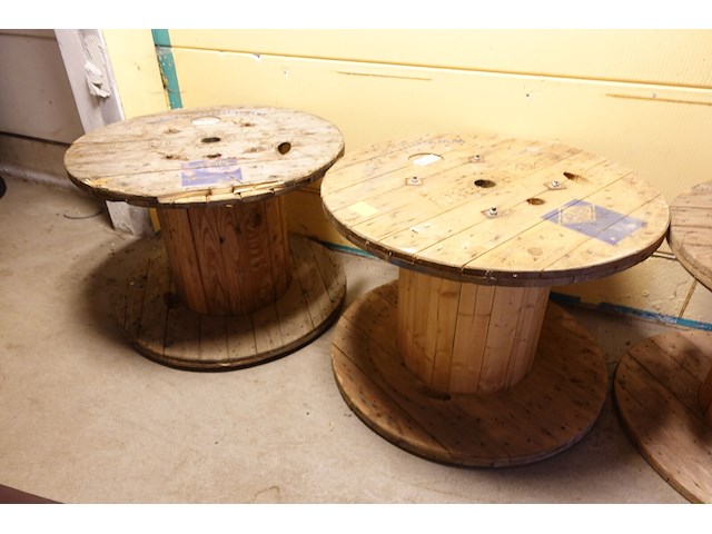 2x houten bobijn - afbeelding 1 van  3