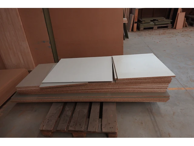 2x houten bok + restpartij diverse houten platen - afbeelding 2 van  13