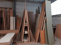 2x houten bok + restpartij diverse houten platen