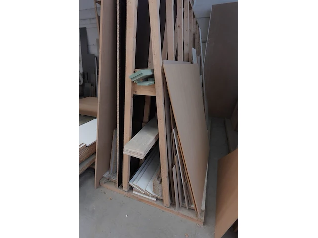2x houten bok + restpartij diverse houten platen - afbeelding 12 van  13