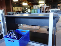2x houten bureau - afbeelding 1 van  7