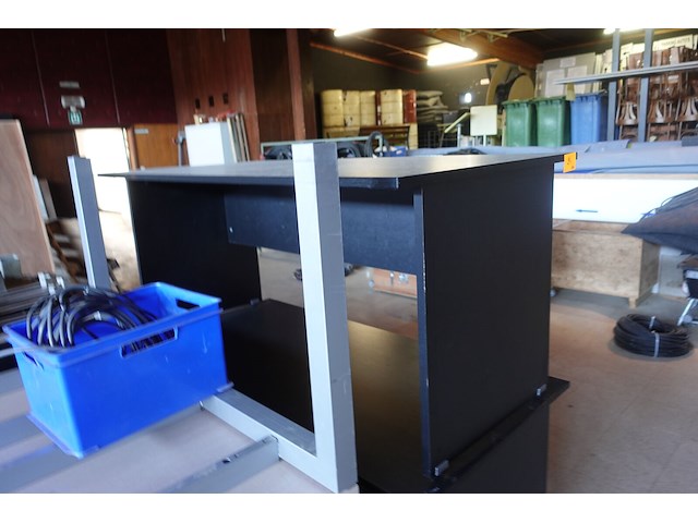 2x houten bureau - afbeelding 2 van  7